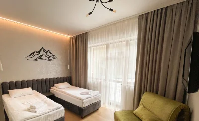 Готелі SkilandHouse у Яблуниці, поруч із курортом Буковель